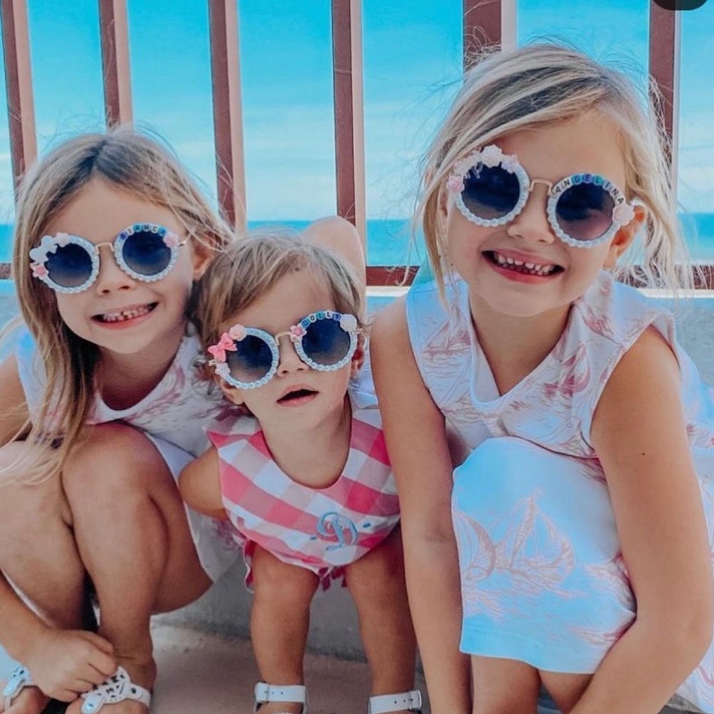 Chic Girls Round Sunglasses with Pearls and Hearts - Supercute! - Picture 10 of 11